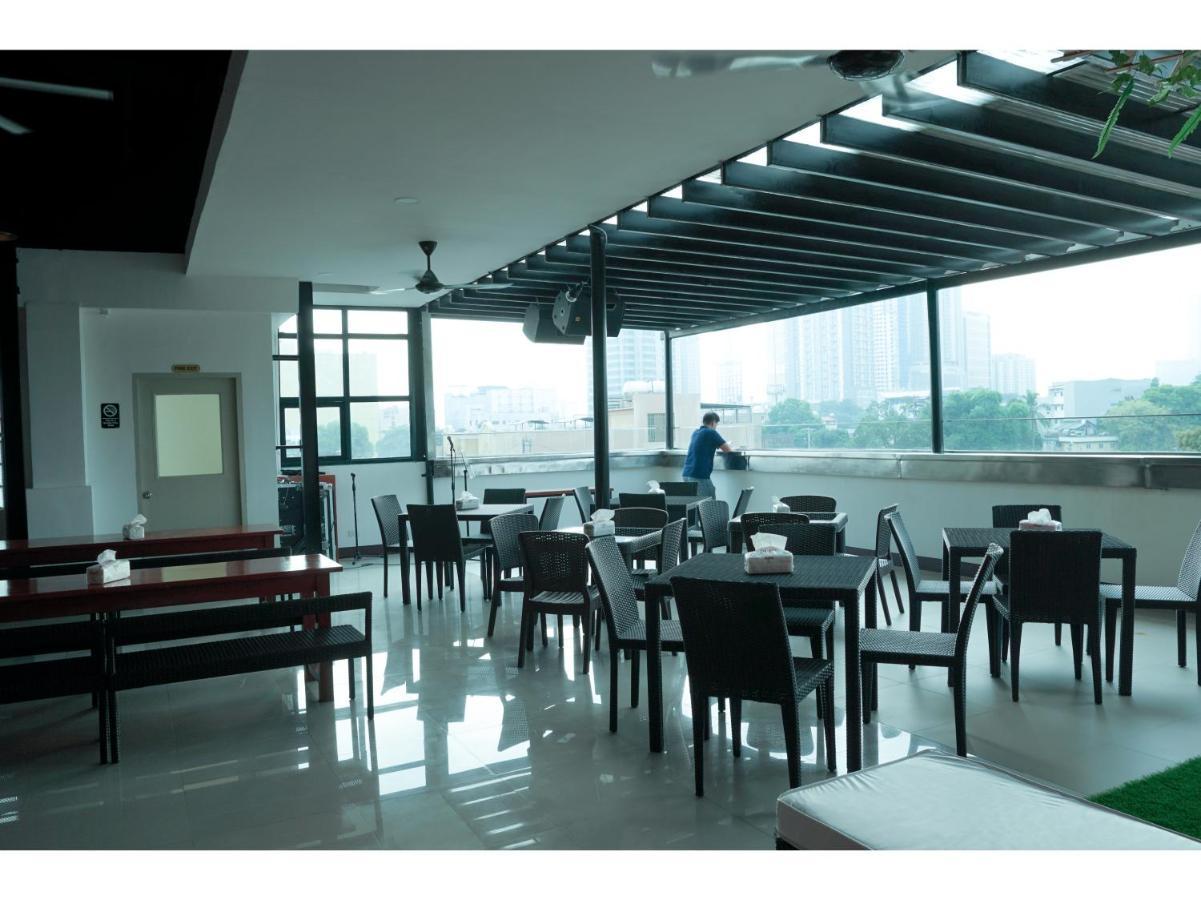 M28 Hotel And Apartments Quezon City Zewnętrze zdjęcie