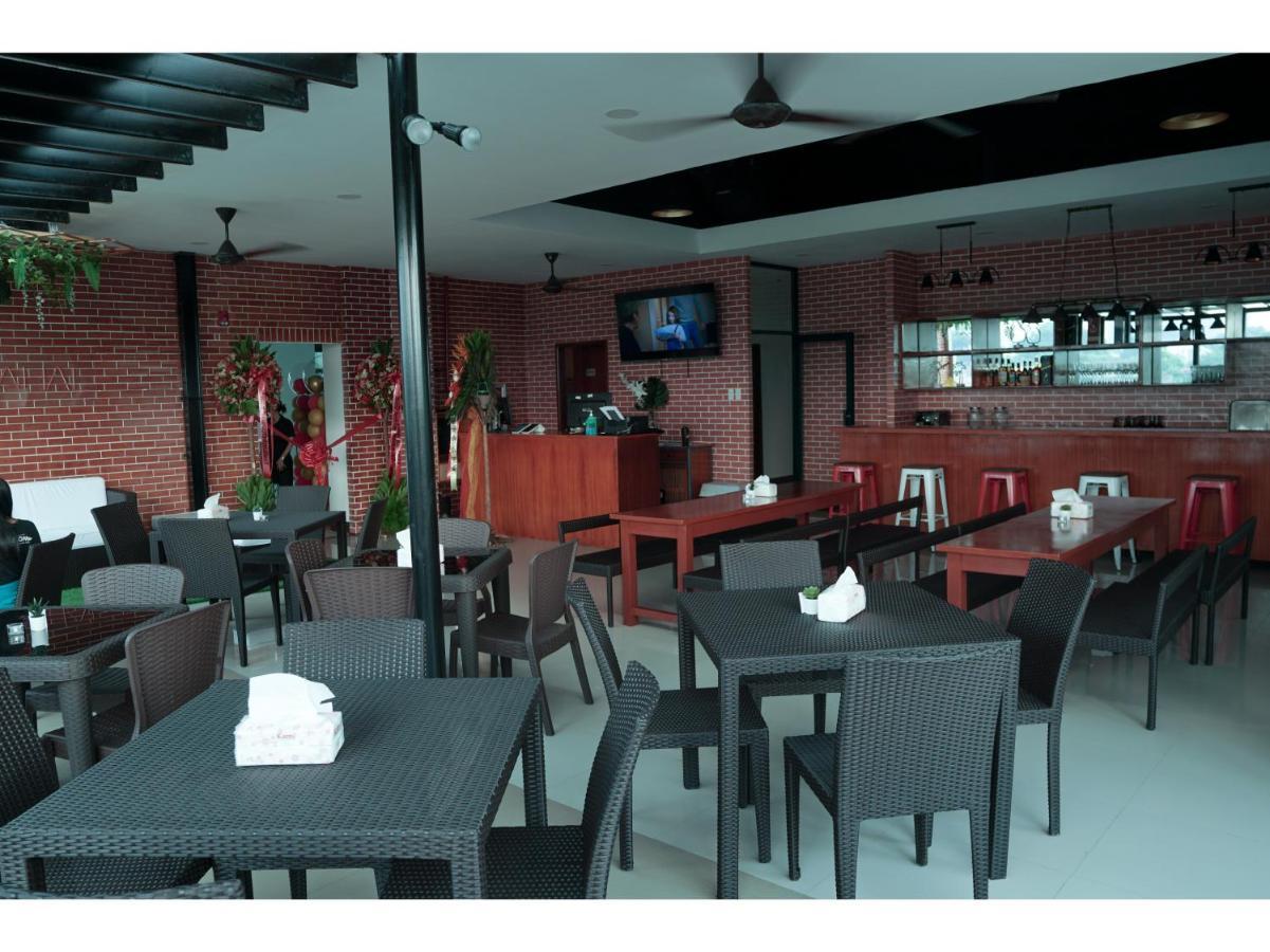 M28 Hotel And Apartments Quezon City Zewnętrze zdjęcie