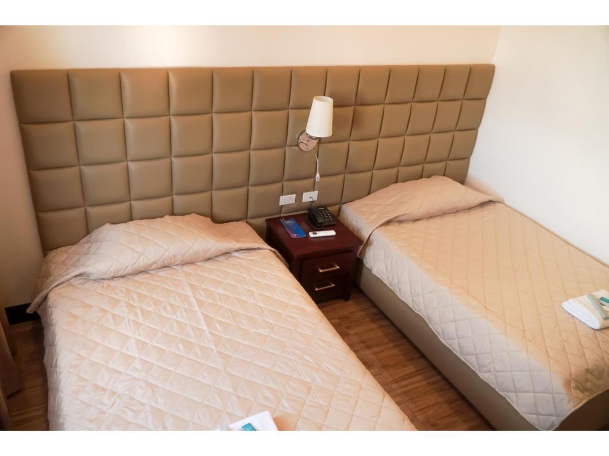 M28 Hotel And Apartments Quezon City Zewnętrze zdjęcie